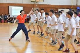 《裁判的训练：如何培养出一双能分辨160公里球路的眼睛？》